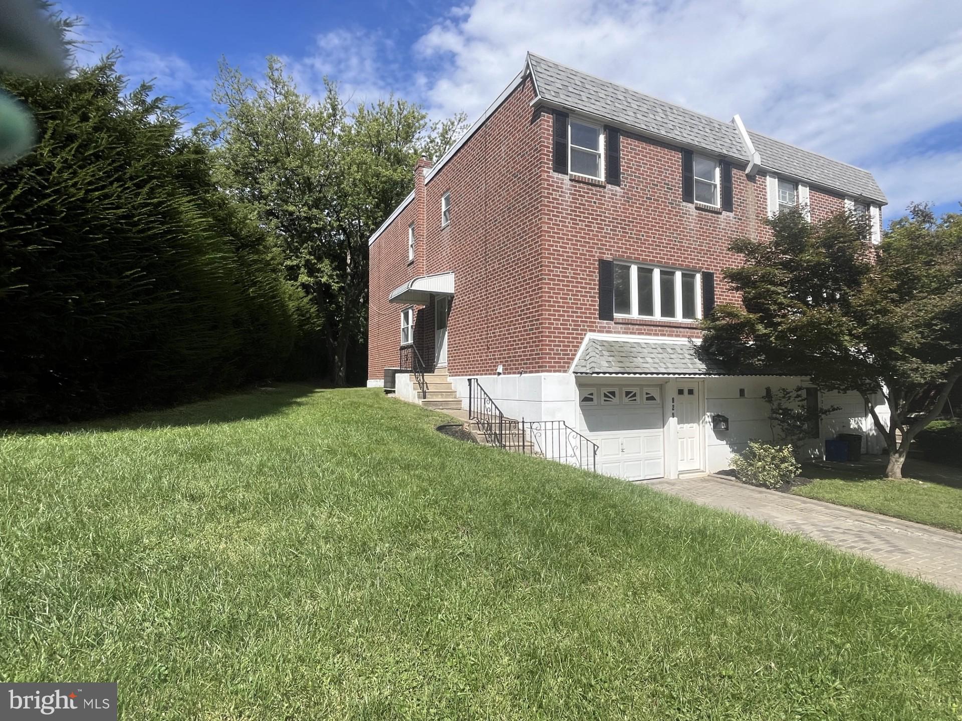 825 West Bells Mill Road Philadelphia, PA 19128 - Photo 2 of 3 Gallery Image 2