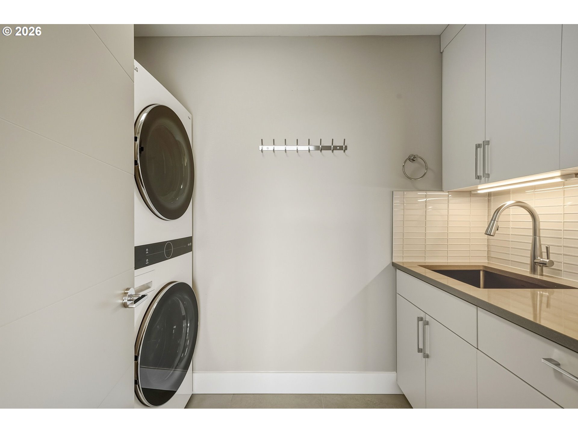 517 Province Drive Camas, WA 98607 - Photo 29 of 48 Laundry