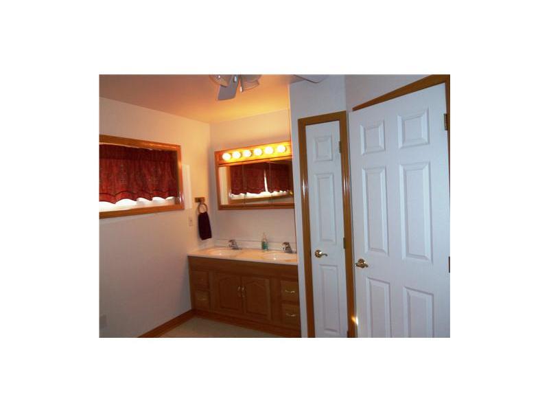 478 Rte 422 Butler, PA 16002 - Photo 6 of 16 Full Bath.