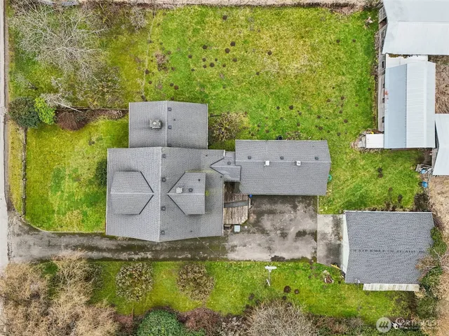an aerial view of a tennis court