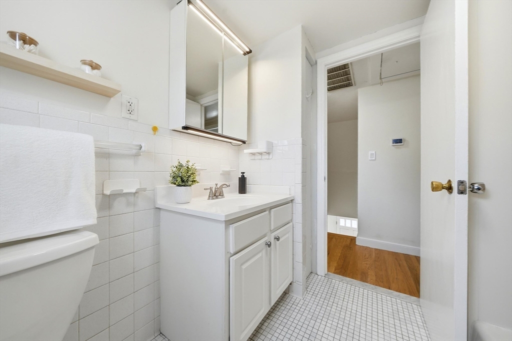 1 Valley Road Lexington, MA 02421 - Photo 26 of 40