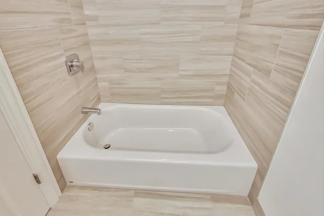 $1,764 | 2312 West Ohio Street, Unit 2S, Chicago, IL 60612