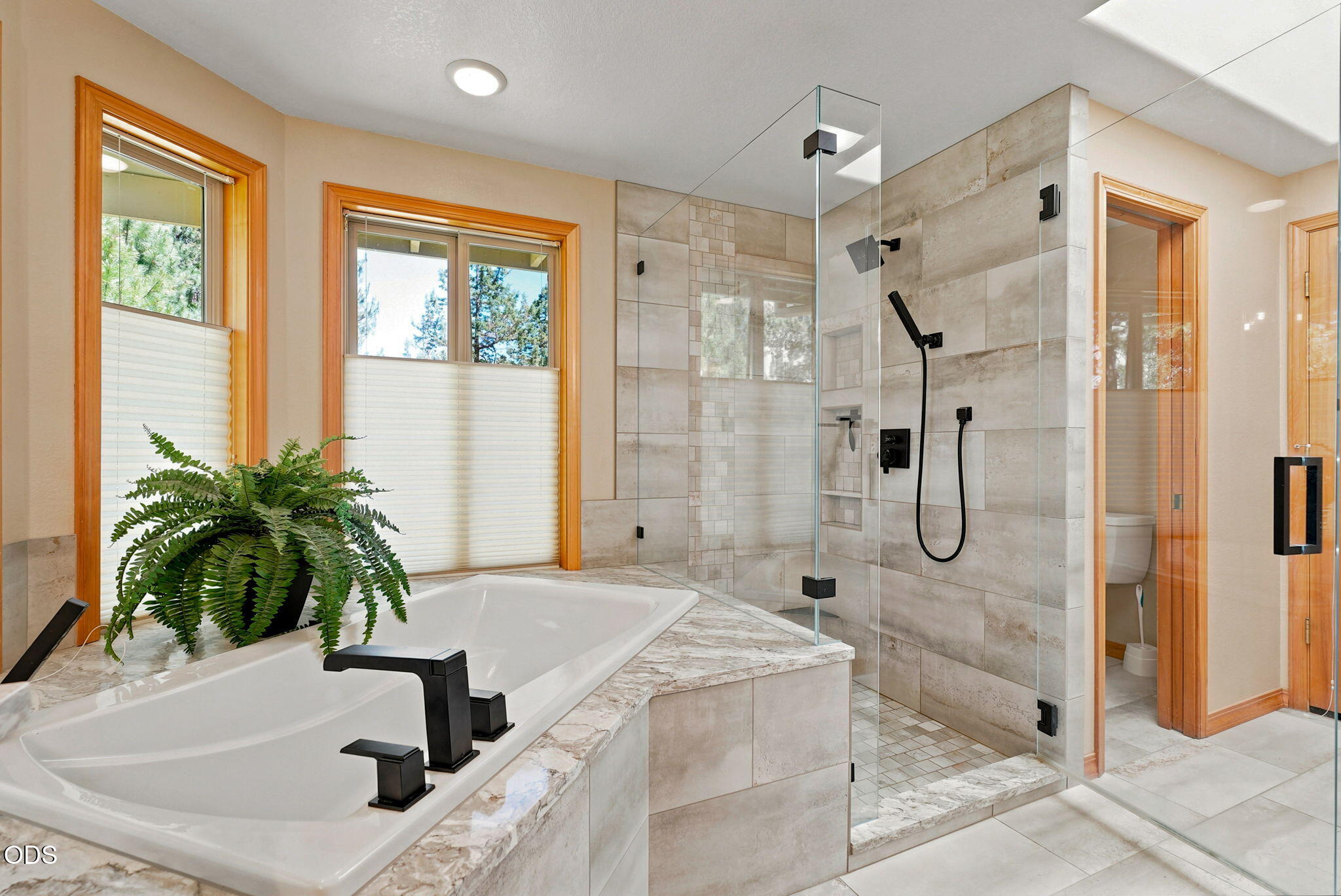 20490 Timberline Court Bend, OR 97702 - Photo 20 of 37
