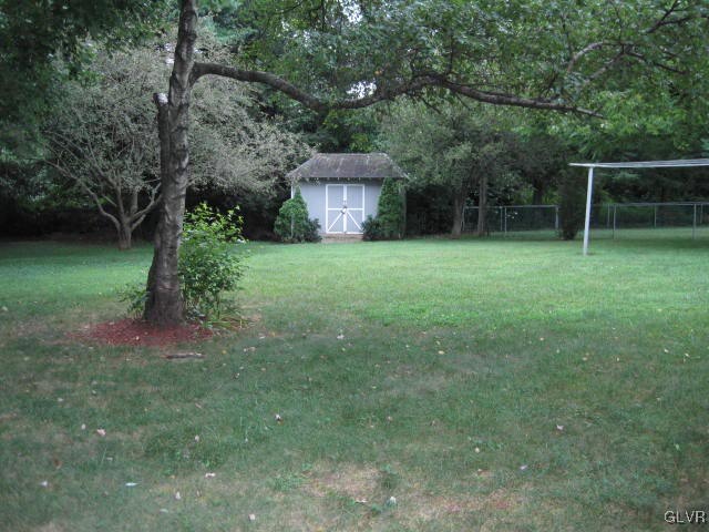 2141 Pinehurst Road Bethlehem, PA 18018 - Photo 3 of 11 Gallery Image 3