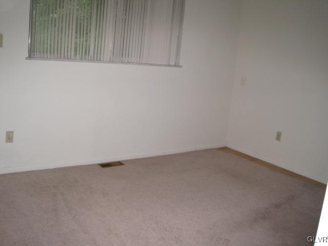 2141 Pinehurst Road Bethlehem, PA 18018 - Photo 9 of 11 Gallery Image 9