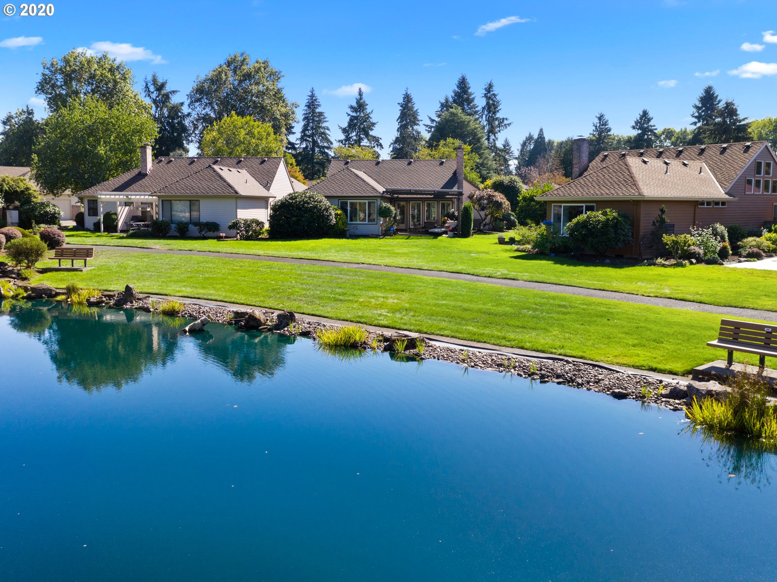 7433 Southwest Lakeside Loop Wilsonville, OR 97070 - Photo 2 of 32 Gallery Image 2