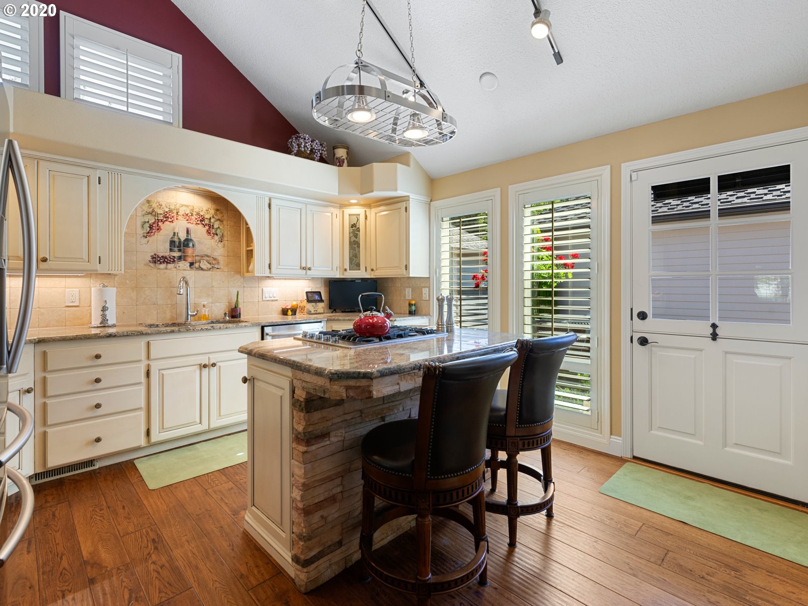 7433 Southwest Lakeside Loop Wilsonville, OR 97070 - Photo 10 of 32 Gallery Image 10