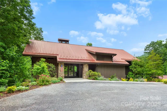 $844,000 | 68 Huckleberry Ridge Lane, Zirconia, NC 28790