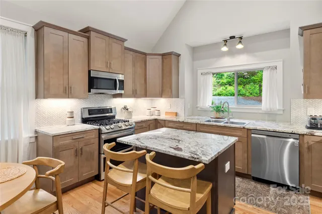 $844,000 | 68 Huckleberry Ridge Lane, Zirconia, NC 28790