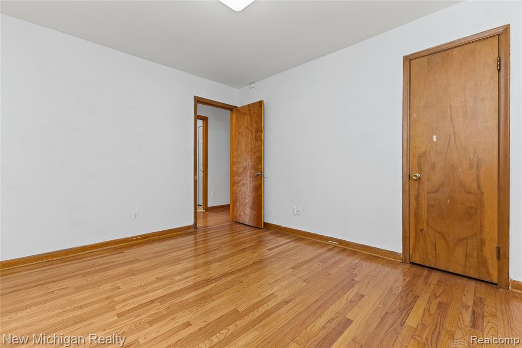 8359 Chicago Road Warren, MI 48093 - Photo 29 of 74