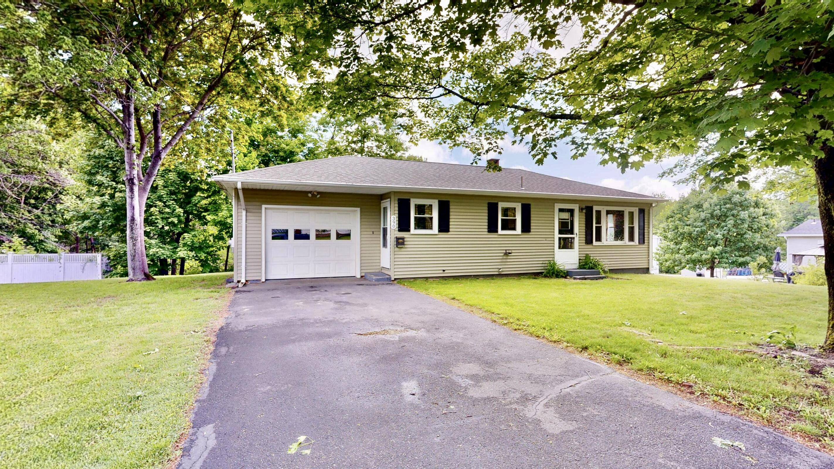 390 Webster Street Lewiston, ME 04240 - Photo 2 of 41 390 Webster St
