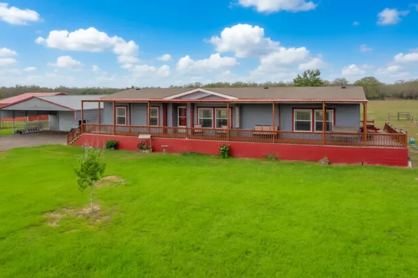 $435,000 | 664 Garrett Road, Yoakum, TX 77995