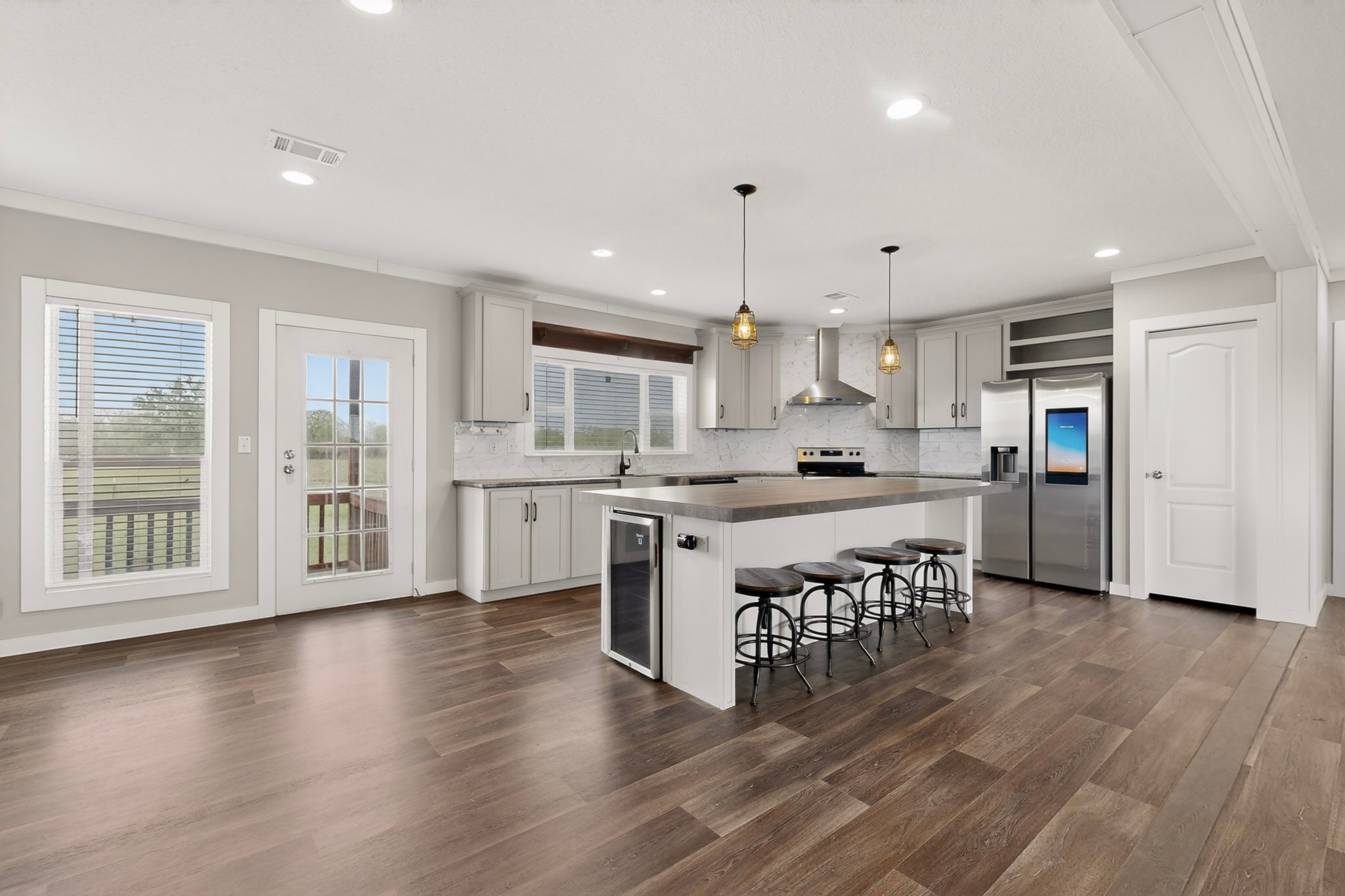 664 Garrett Road Yoakum, TX 77995 - Photo 31 of 39 Open-concept living space