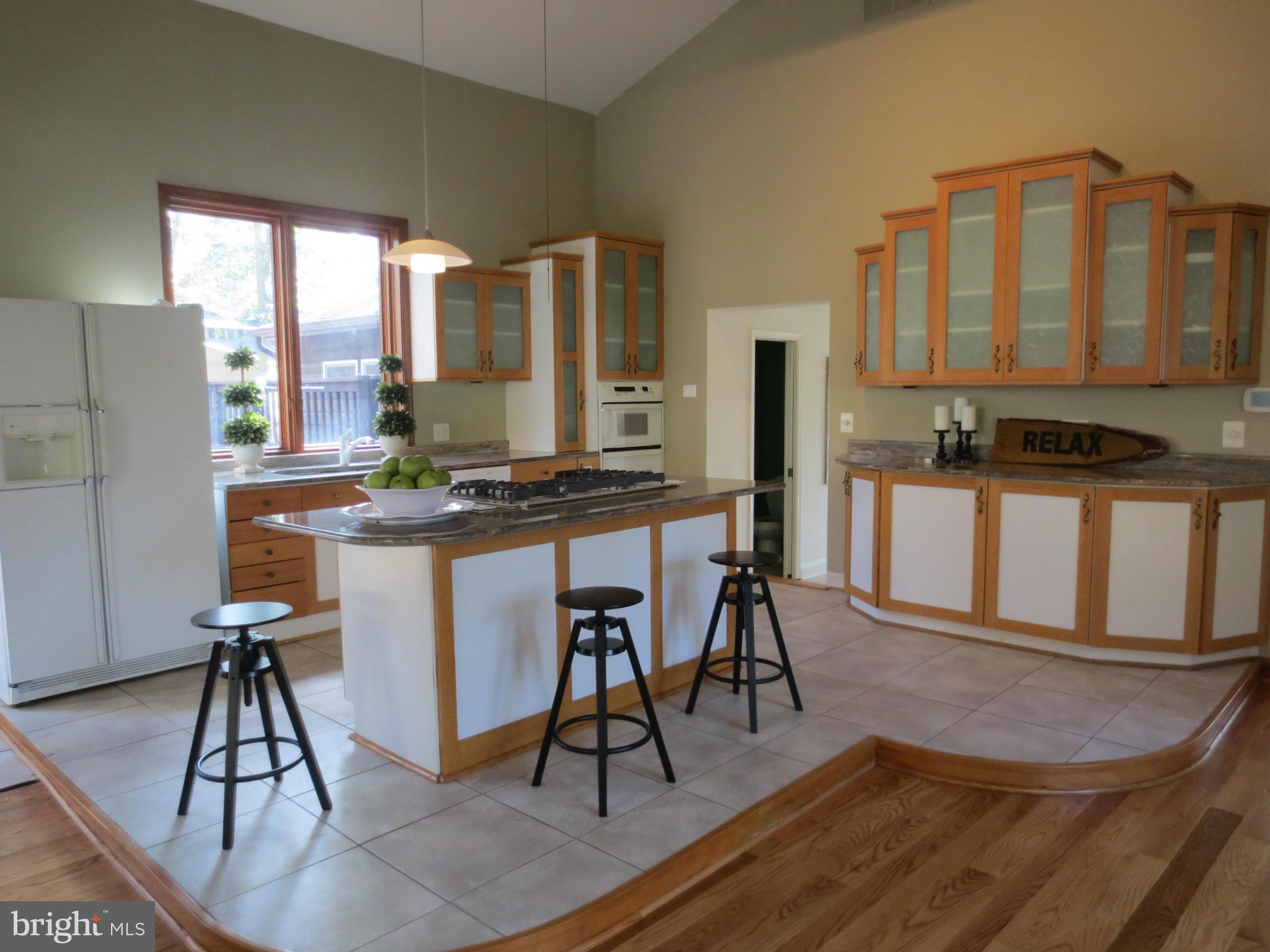 1305 Gahant Road Alexandria, VA 22308 - Photo 13 of 30 Kitchen