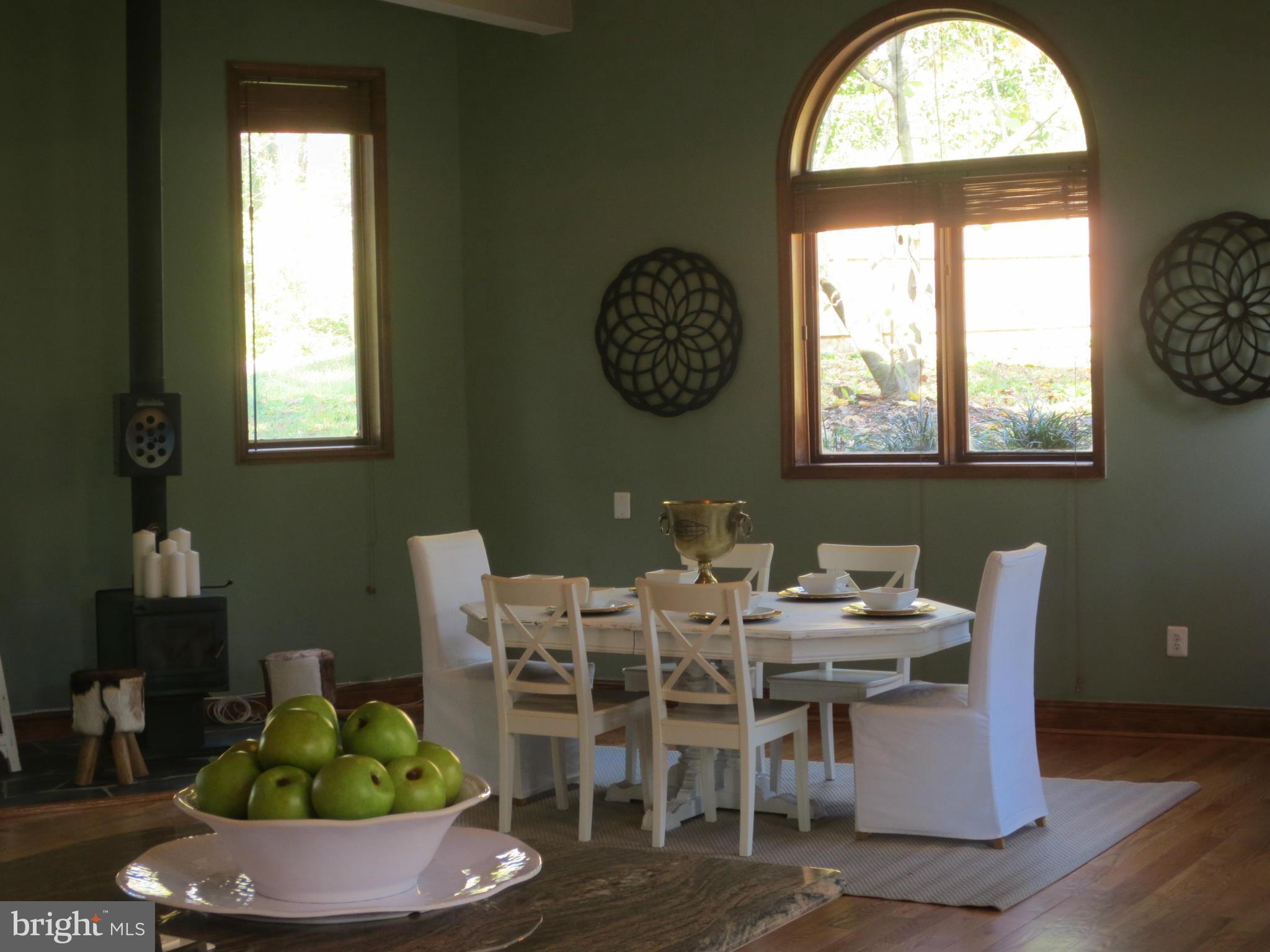 1305 Gahant Road Alexandria, VA 22308 - Photo 16 of 30 Dining Room