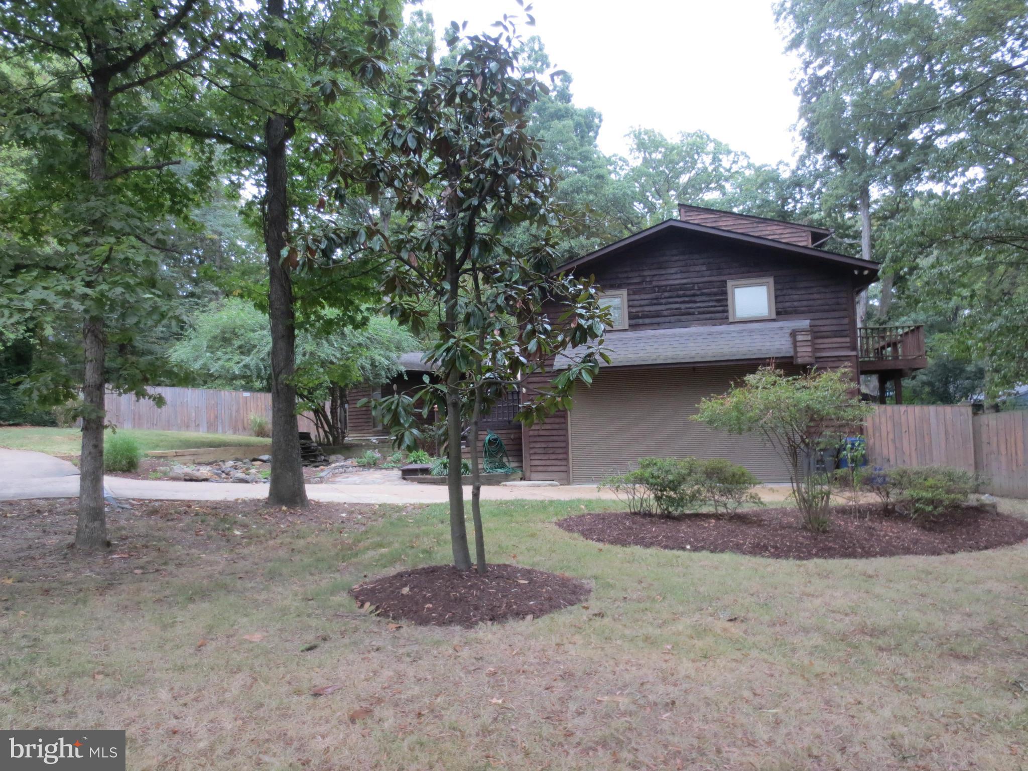 1305 Gahant Road Alexandria, VA 22308 - Photo 3 of 30 Exterior (Front)