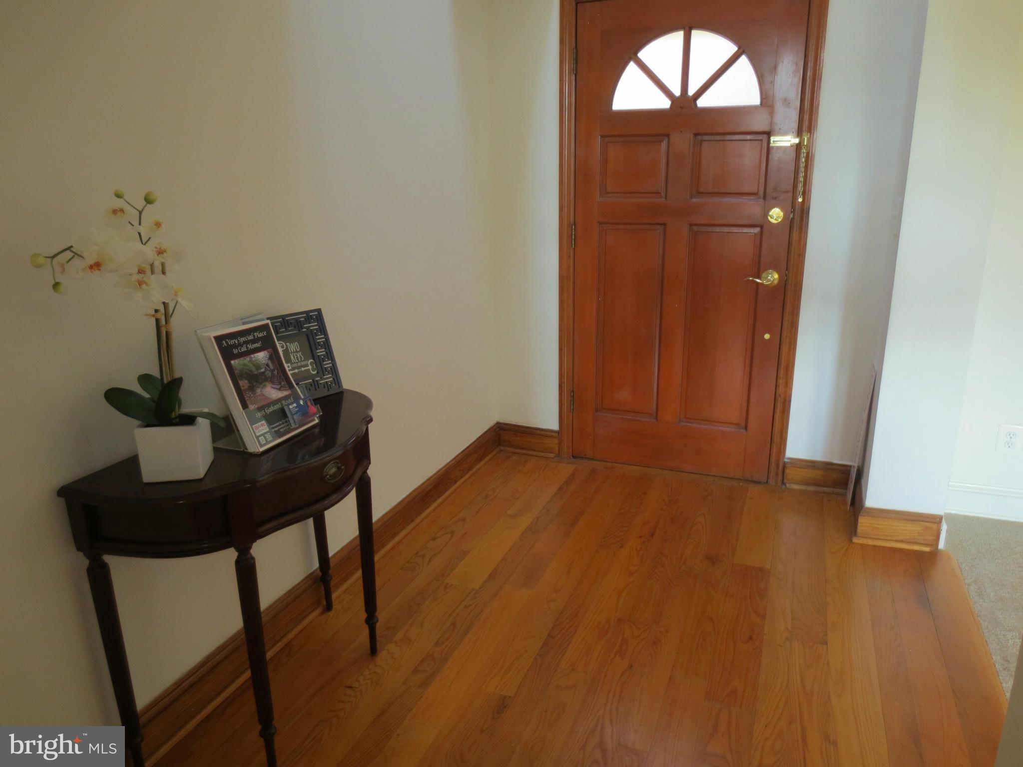 1305 Gahant Road Alexandria, VA 22308 - Photo 6 of 30 Interior (General)
