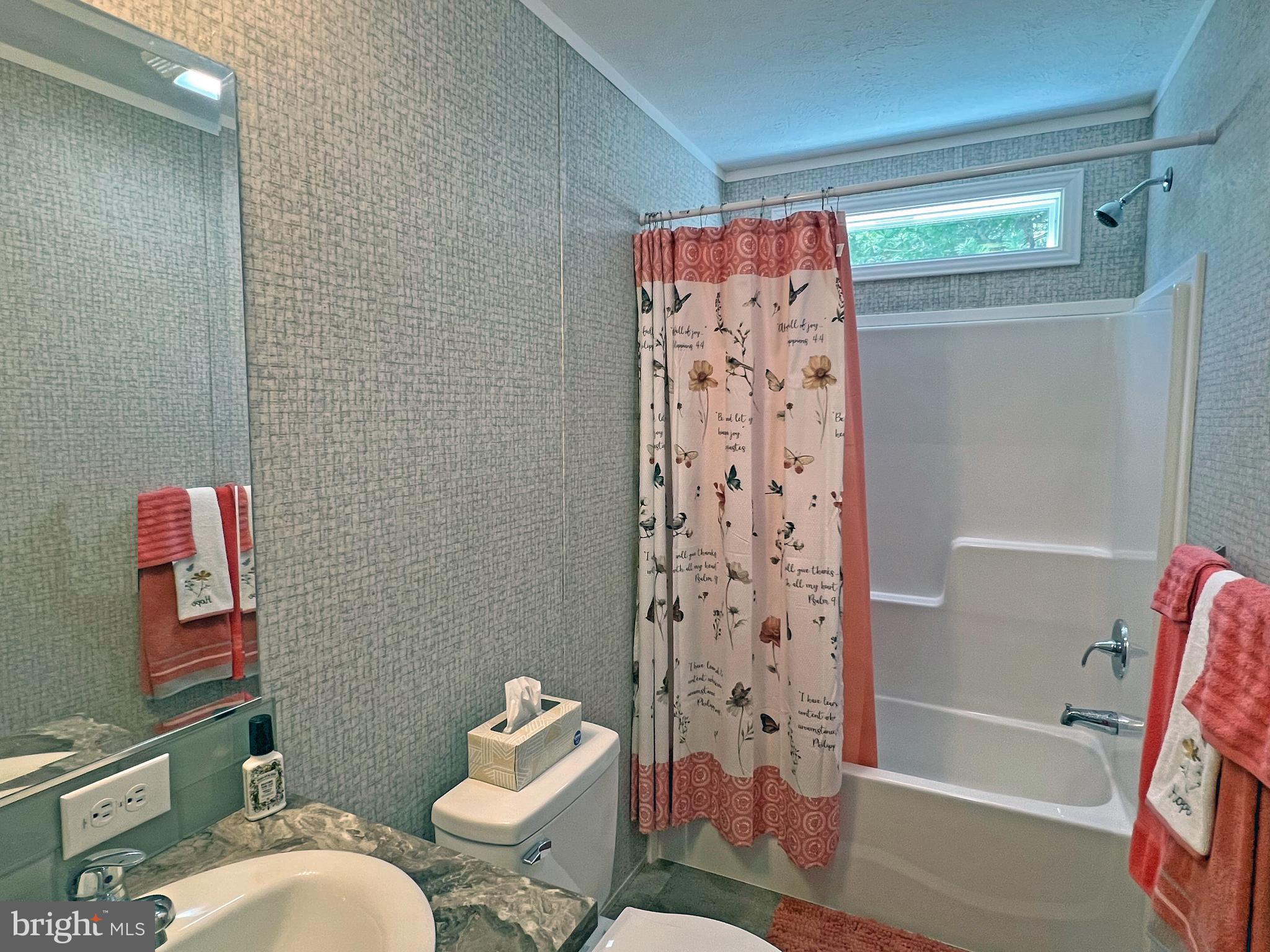 17217 Ridge Line Drive, Unit 72 Lewes, DE 19958 - Photo 19 of 34 Second Full Bath with Tub/Shower