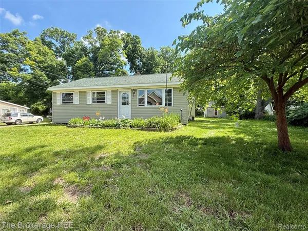 $234,900 | 3657 Jackson Boulevard, White Lake, MI 48383