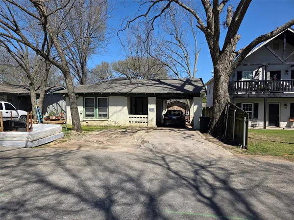 $150,000 | 305 South Wood Street, Cleburne, TX 76033