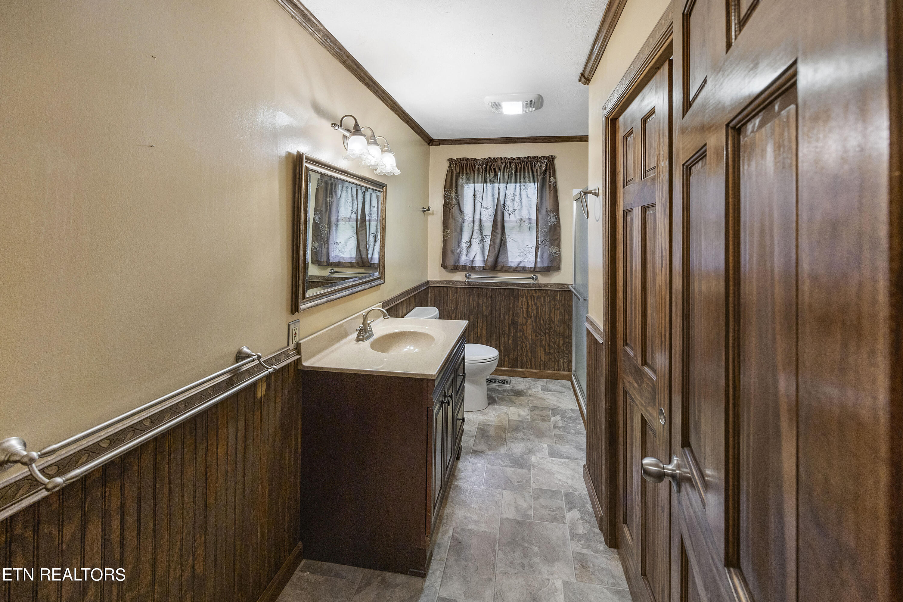 264 Sherwood Road Powell, TN 37849 - Photo 15 of 28 L40A7290