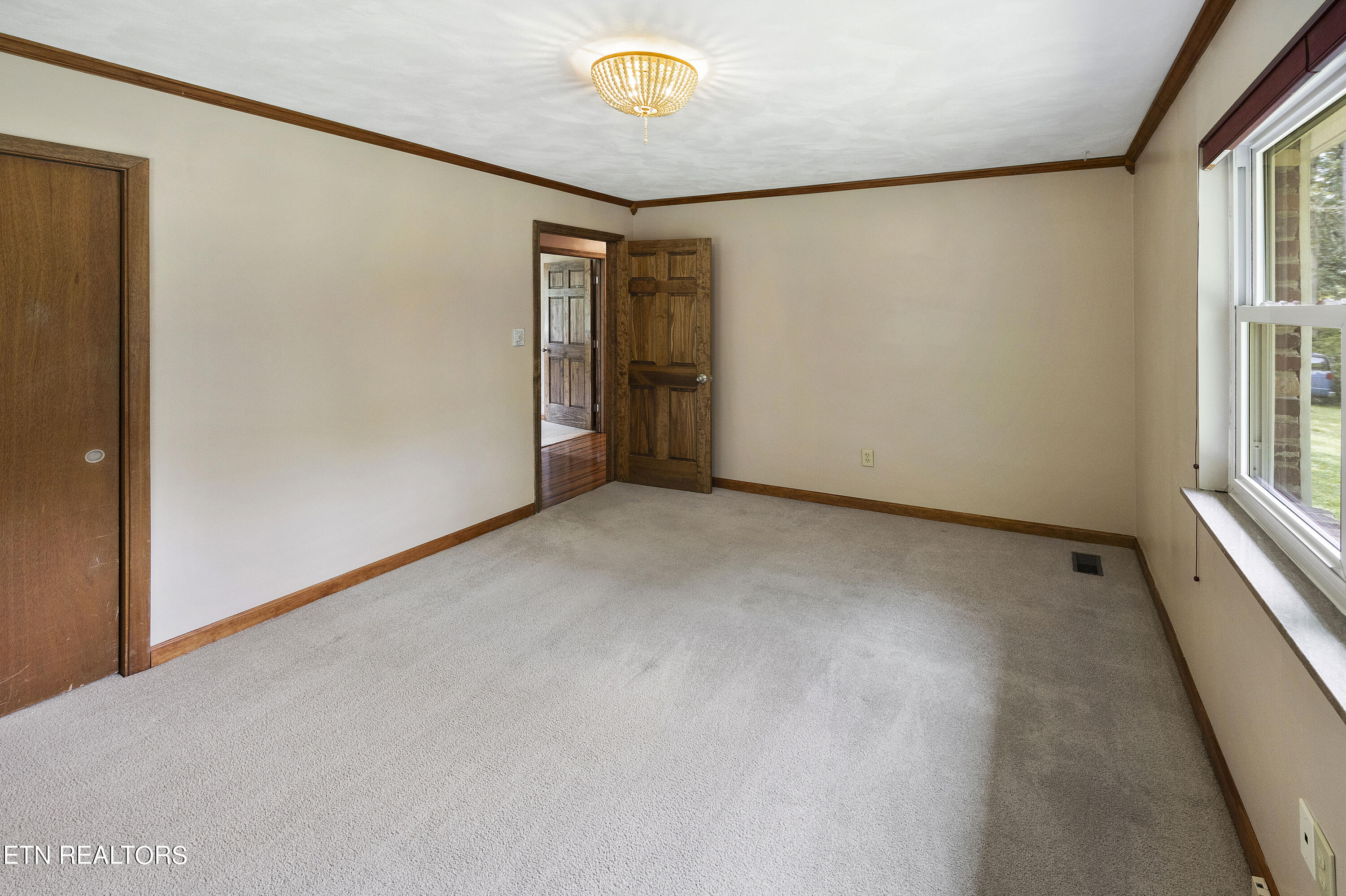 264 Sherwood Road Powell, TN 37849 - Photo 21 of 28 L40A7310
