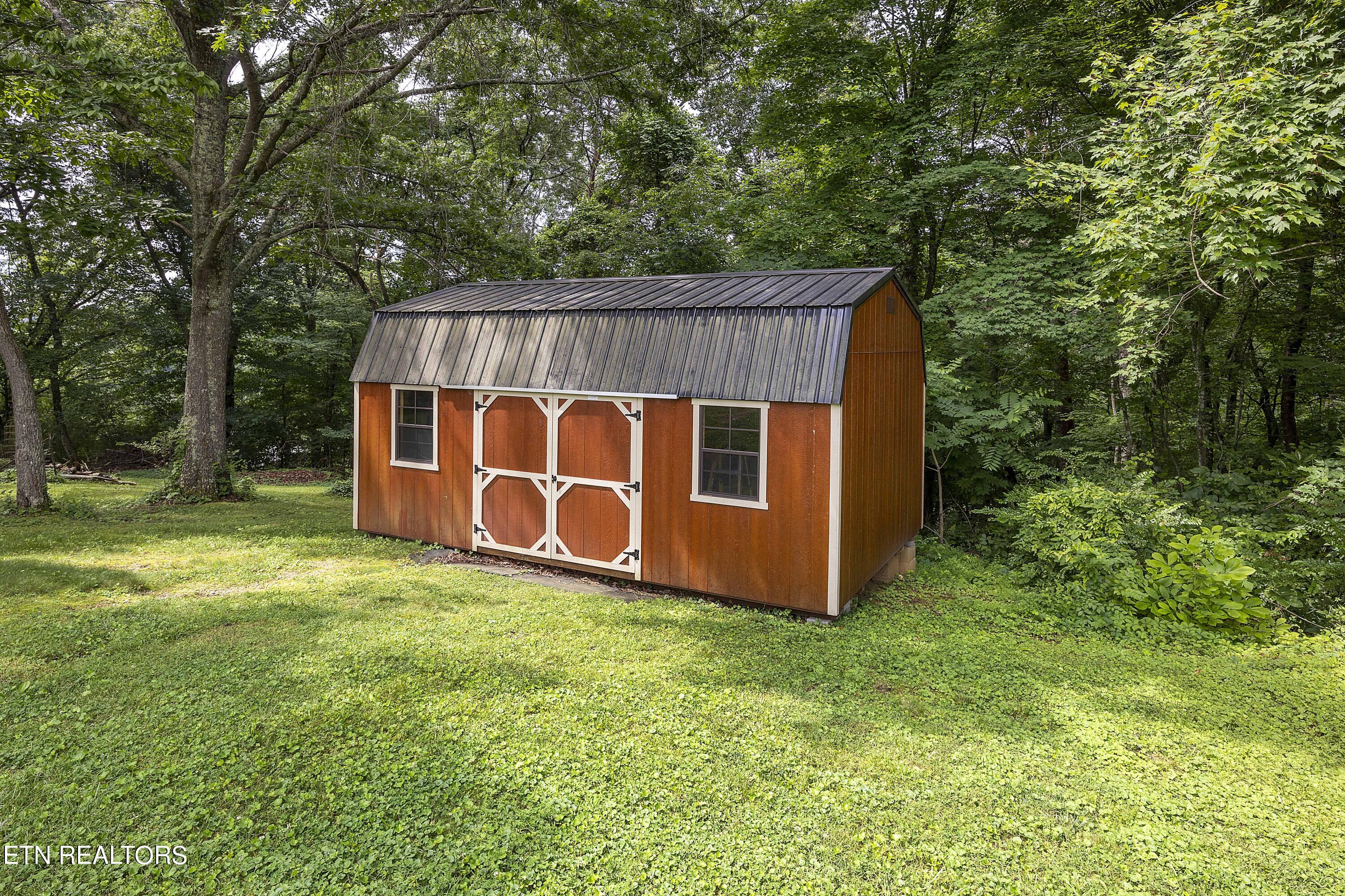 264 Sherwood Road Powell, TN 37849 - Photo 25 of 28 L40A7322