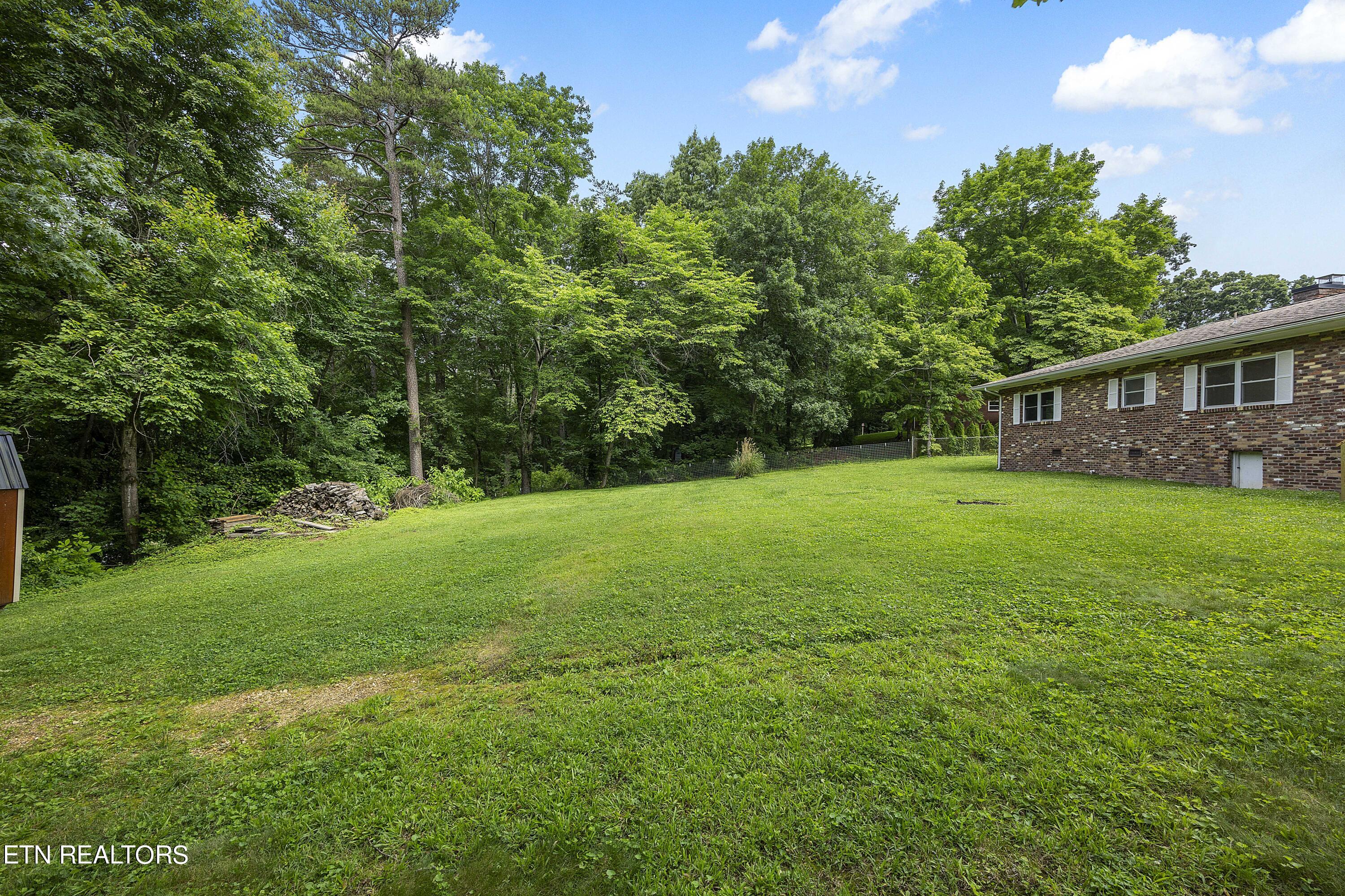 264 Sherwood Road Powell, TN 37849 - Photo 27 of 28 L40A7328