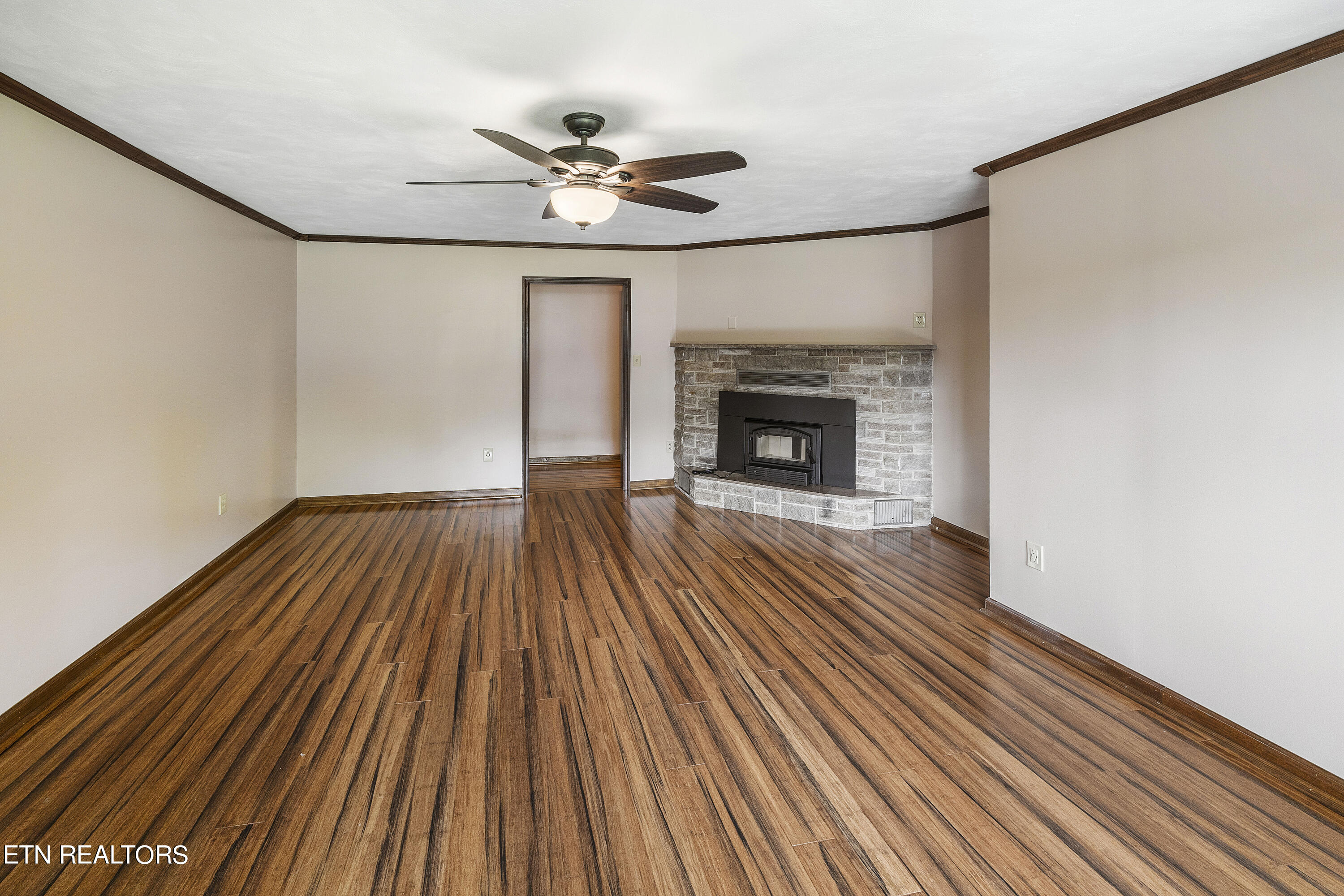264 Sherwood Road Powell, TN 37849 - Photo 4 of 28 L40A7254