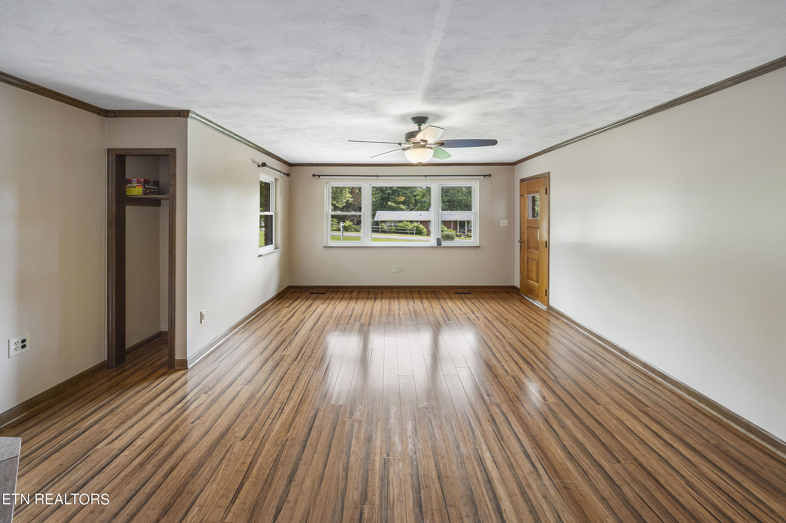 264 Sherwood Road Powell, TN 37849 - Photo 5 of 28 L40A7257
