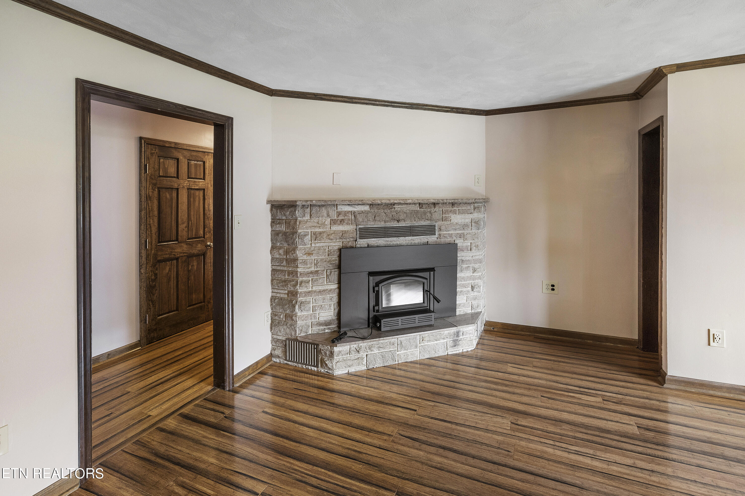 264 Sherwood Road Powell, TN 37849 - Photo 6 of 28 L40A7259