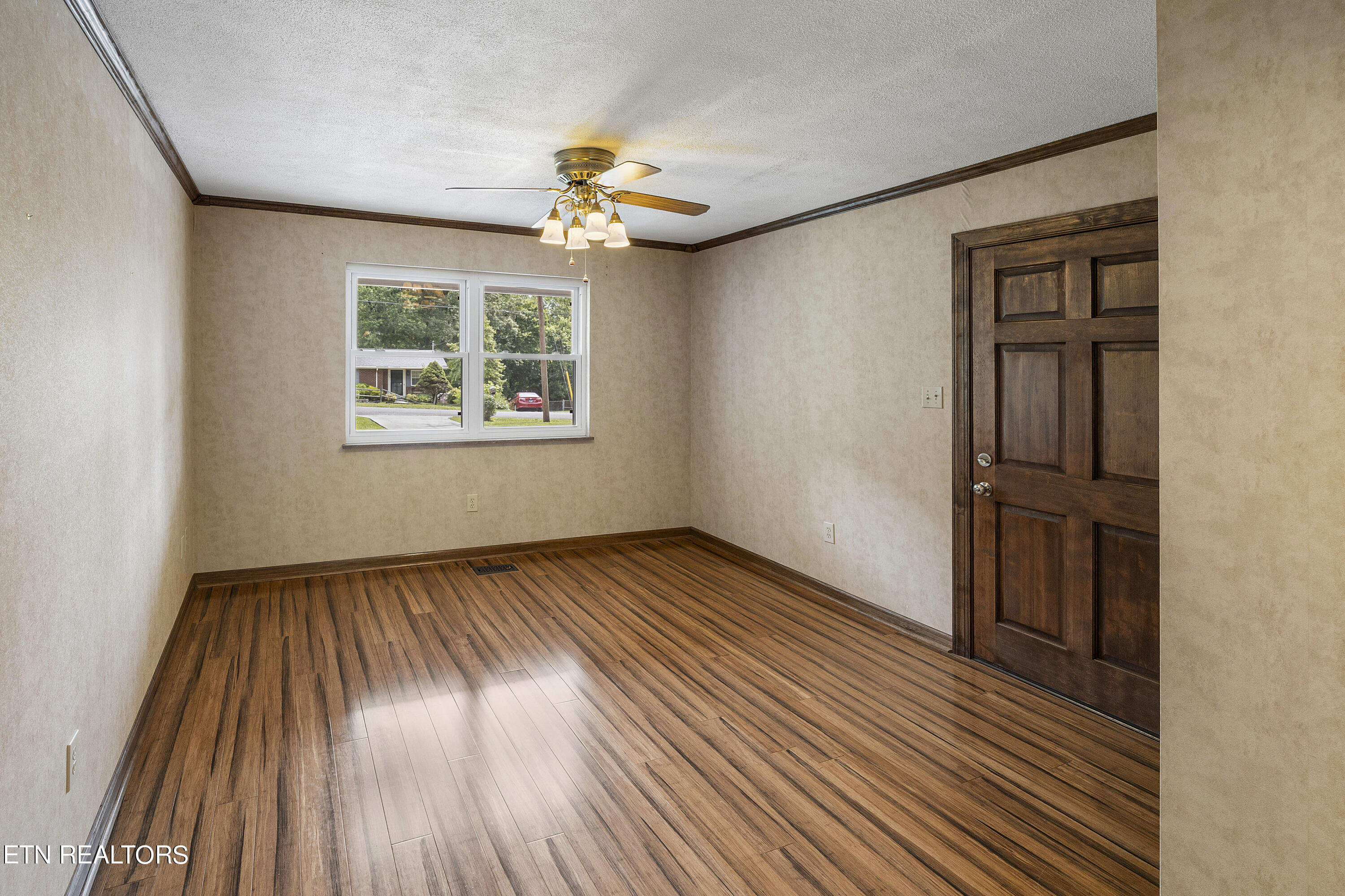 264 Sherwood Road Powell, TN 37849 - Photo 7 of 28 L40A7266