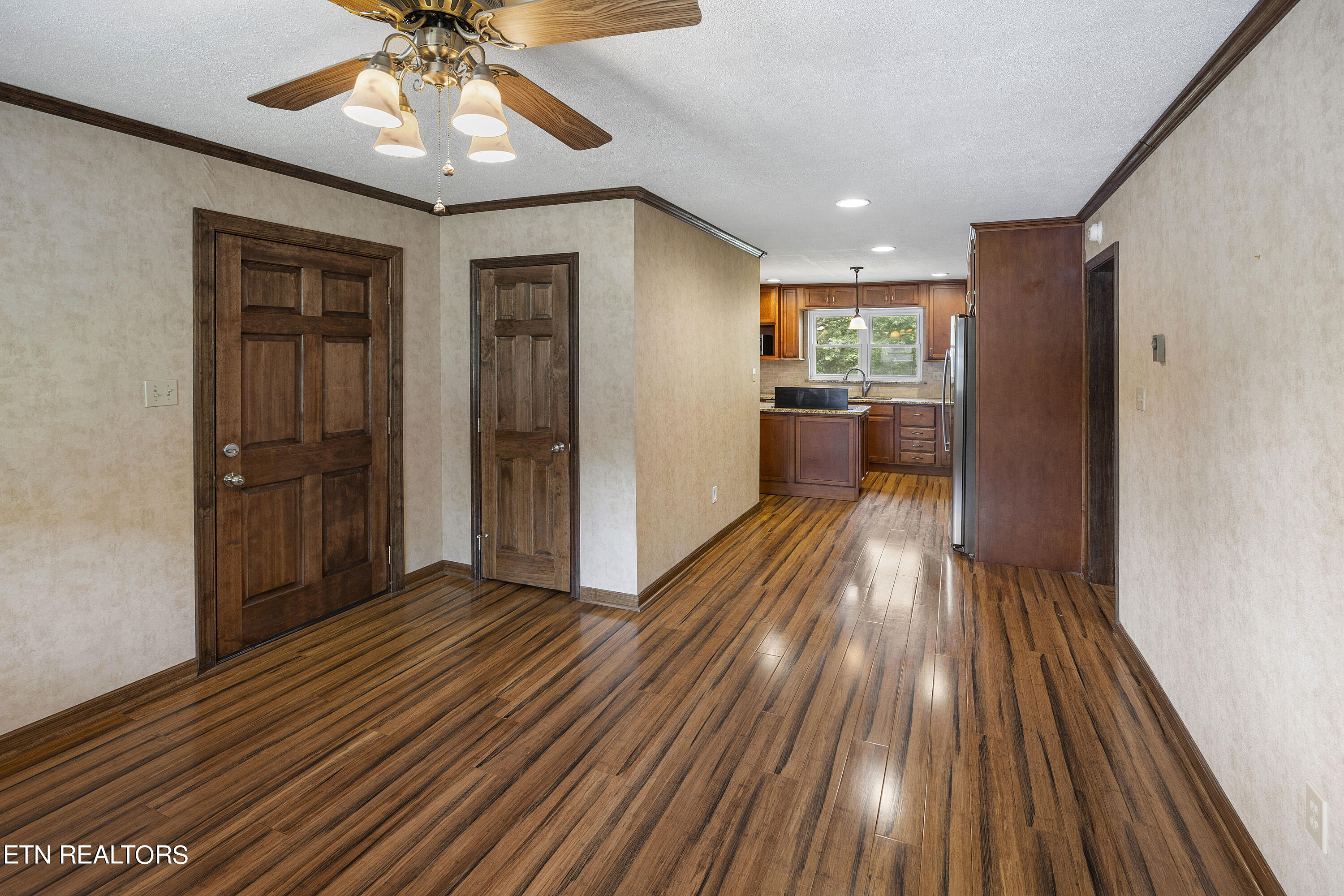 264 Sherwood Road Powell, TN 37849 - Photo 8 of 28 L40A7268