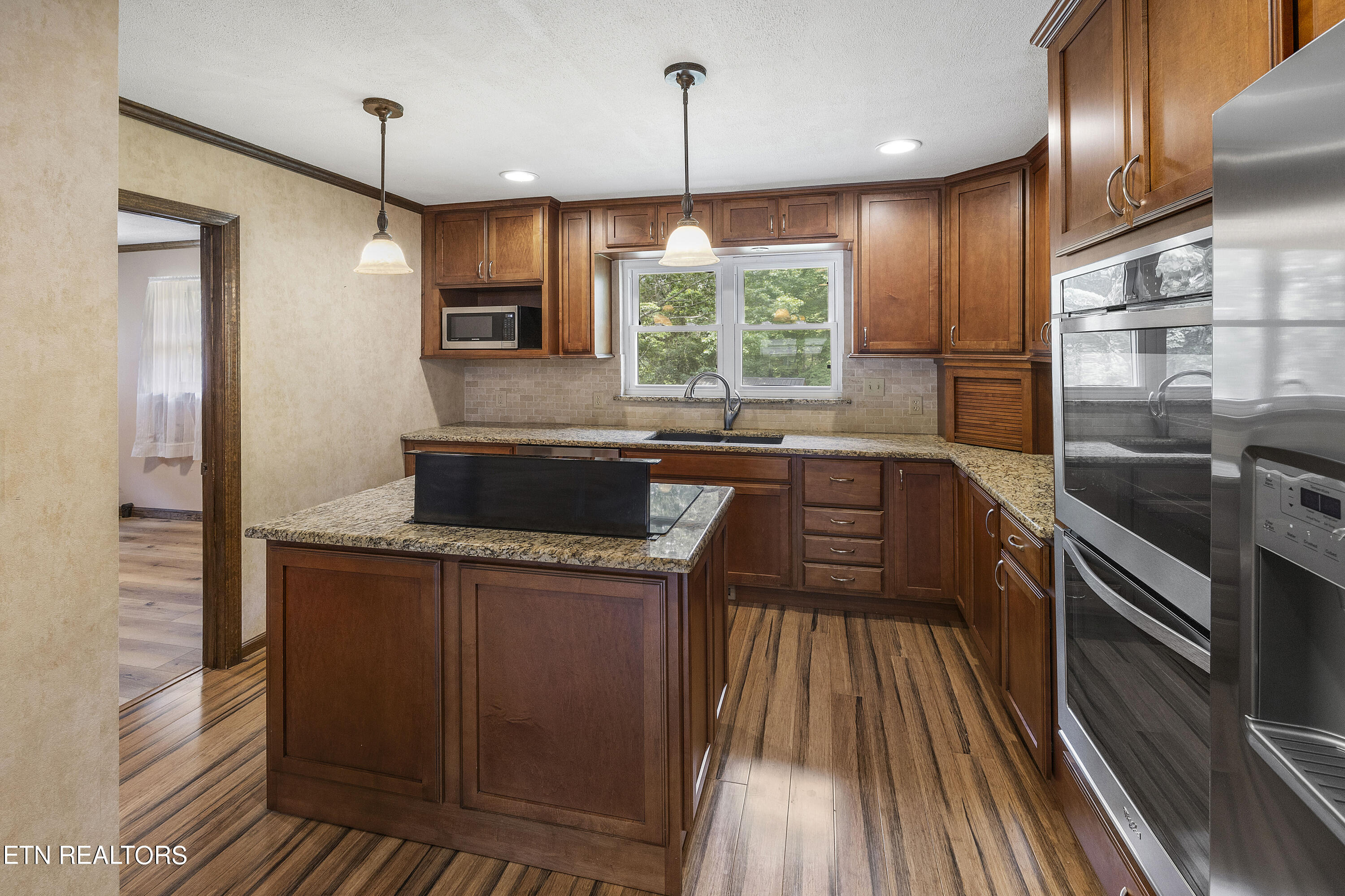 264 Sherwood Road Powell, TN 37849 - Photo 9 of 28 L40A7271