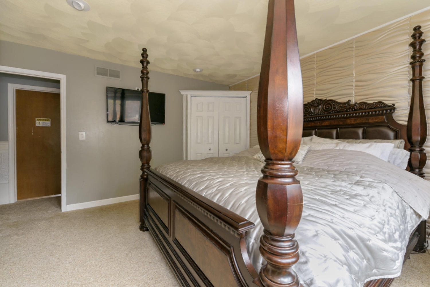 7579 Hunters Ridge Drive Kalamazoo, MI 49009 - Photo 12 of 40 Hunters_Ridge_Dr_7579_Kalamazoo_49009-24