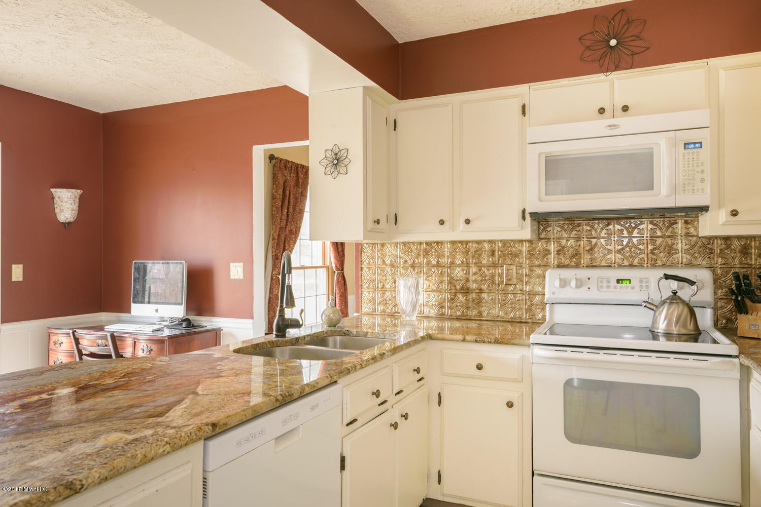 7579 Hunters Ridge Drive Kalamazoo, MI 49009 - Photo 7 of 40 Hunters_Ridge_Dr_7579_Kalamazoo_49009-16