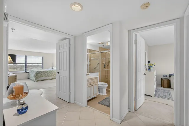 $550,000 | 372 Golfview Road, Unit 403, North Palm Beach, FL 33408