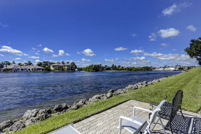 $550,000 | 372 Golfview Road, Unit 403, North Palm Beach, FL 33408