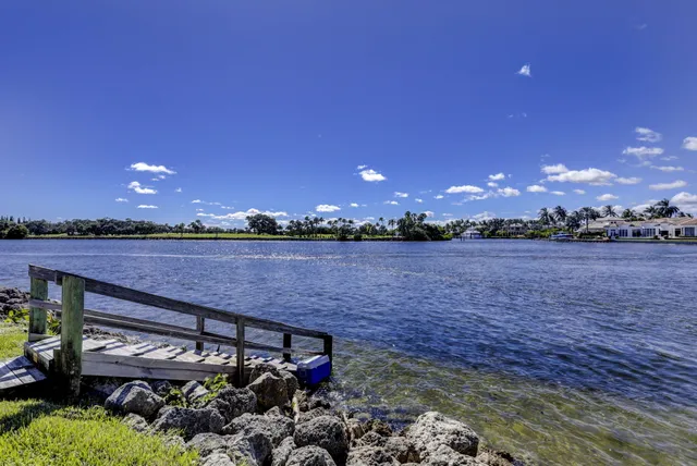 $550,000 | 372 Golfview Road, Unit 403, North Palm Beach, FL 33408