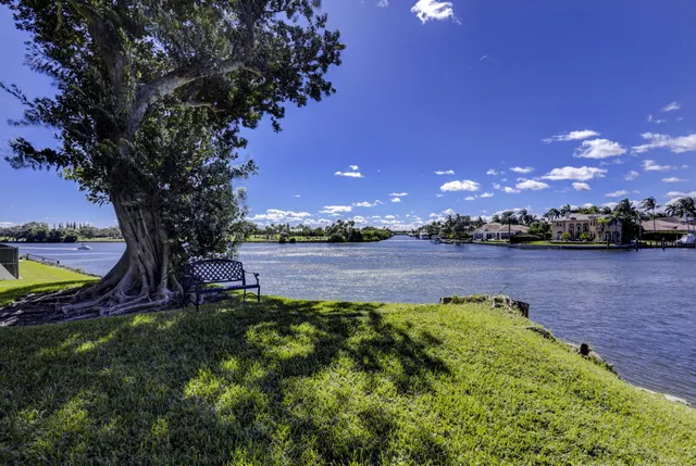 $550,000 | 372 Golfview Road, Unit 403, North Palm Beach, FL 33408