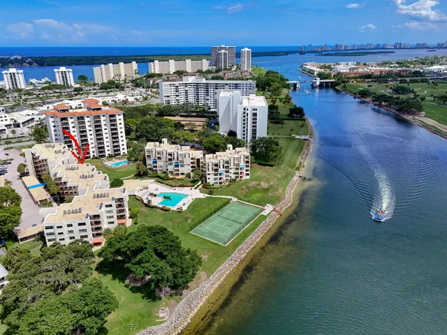 $550,000 | 372 Golfview Road, Unit 403, North Palm Beach, FL 33408