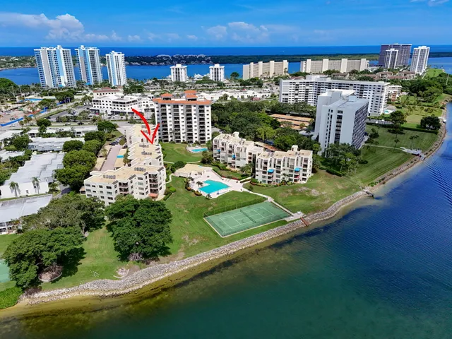 $550,000 | 372 Golfview Road, Unit 403, North Palm Beach, FL 33408