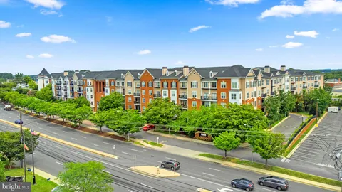 $380,000 | 501 Hungerford Drive, Unit 134, Rockville, MD 20850