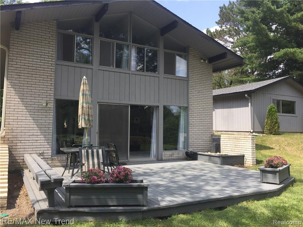 29765 Highmeadow Road Farmington Hills, MI 48334 - Photo 26 of 28
