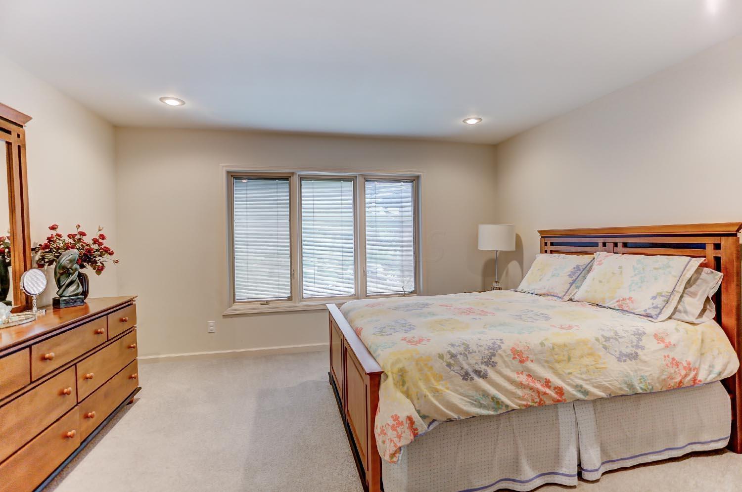 2682 Ballydoyle Drive Springfield, OH 45503 - Photo 2 of 34