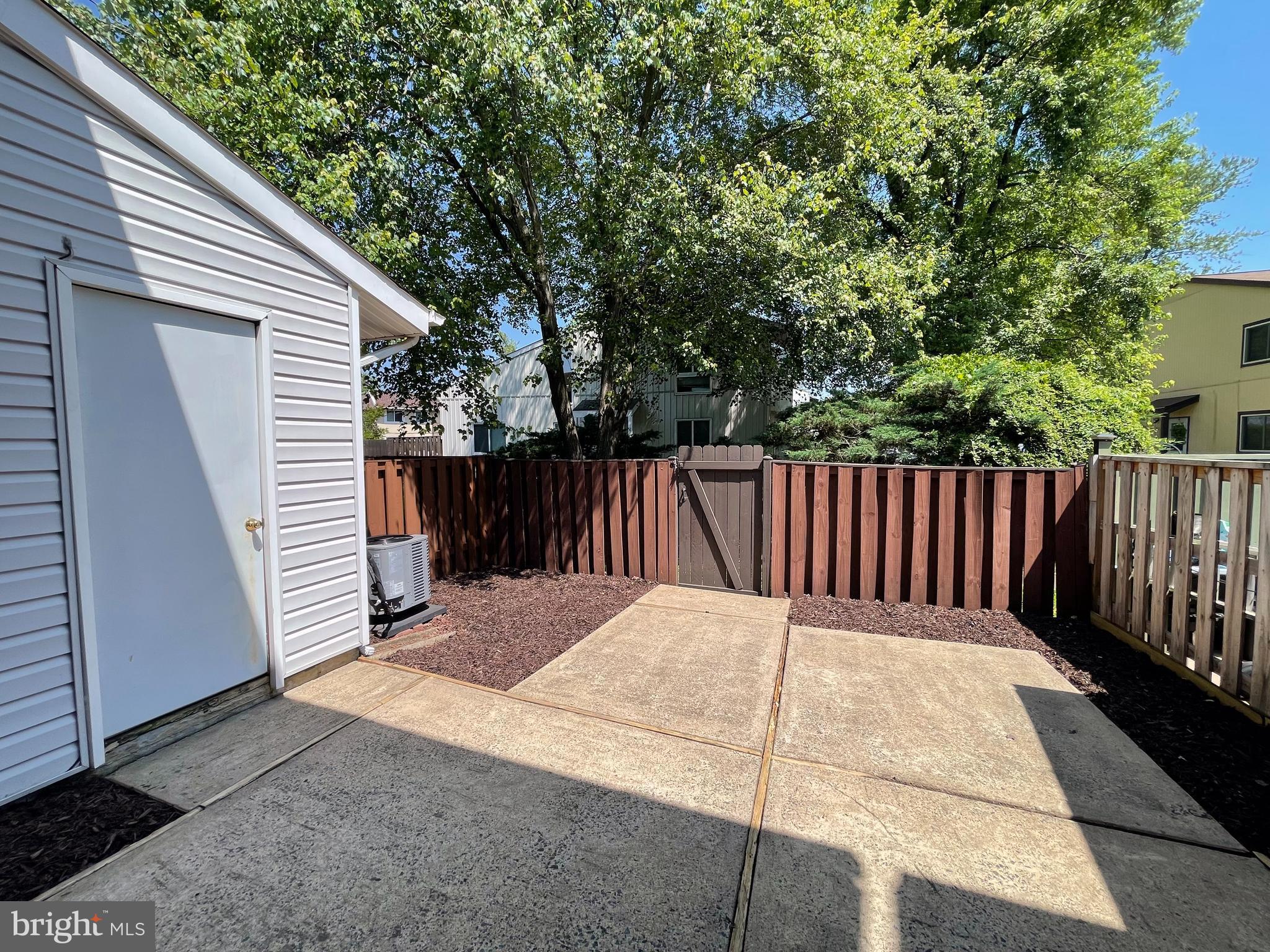 22 Howard Place Sterling, VA 20164 - Photo 16 of 18