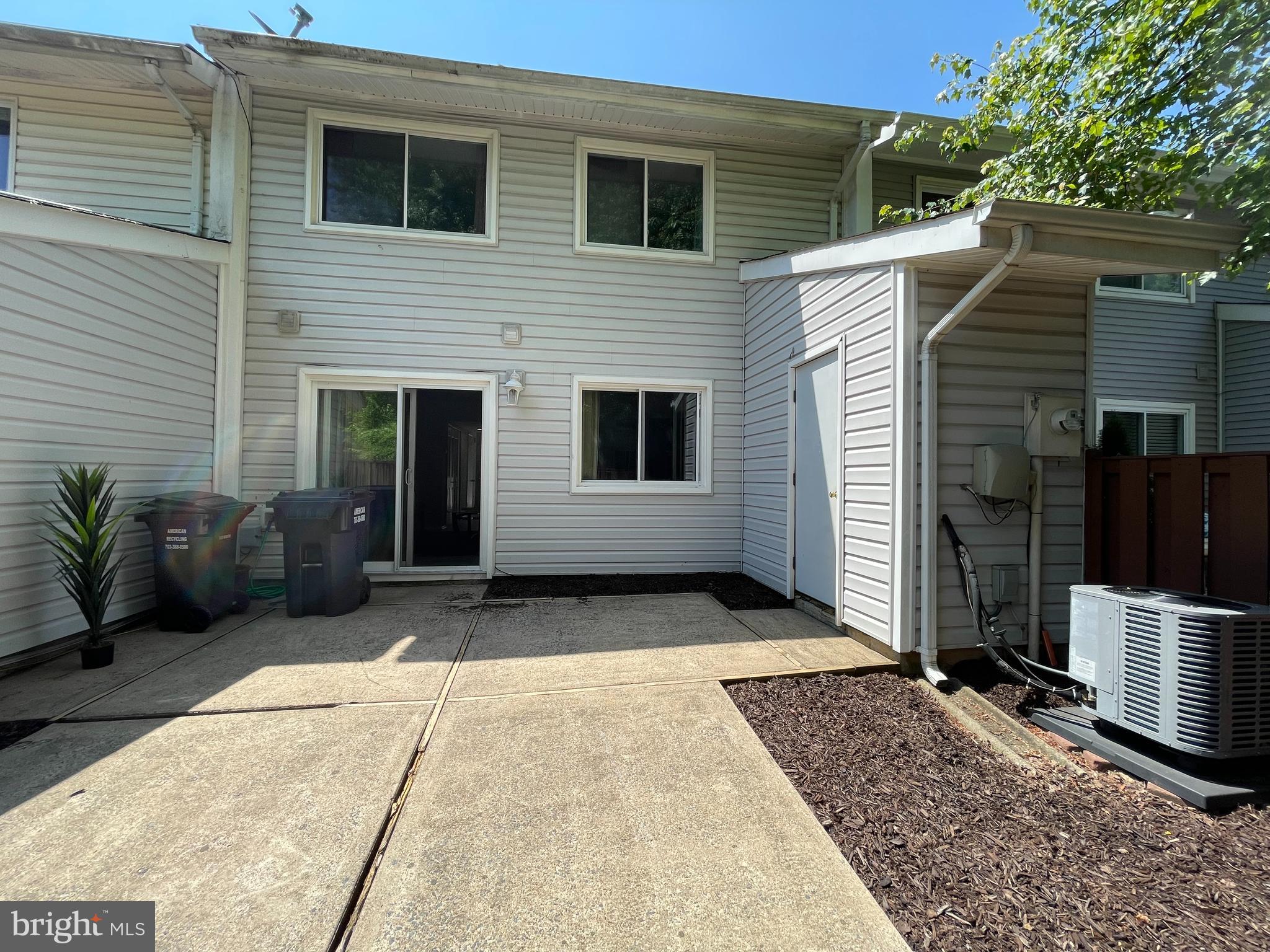 22 Howard Place Sterling, VA 20164 - Photo 17 of 18