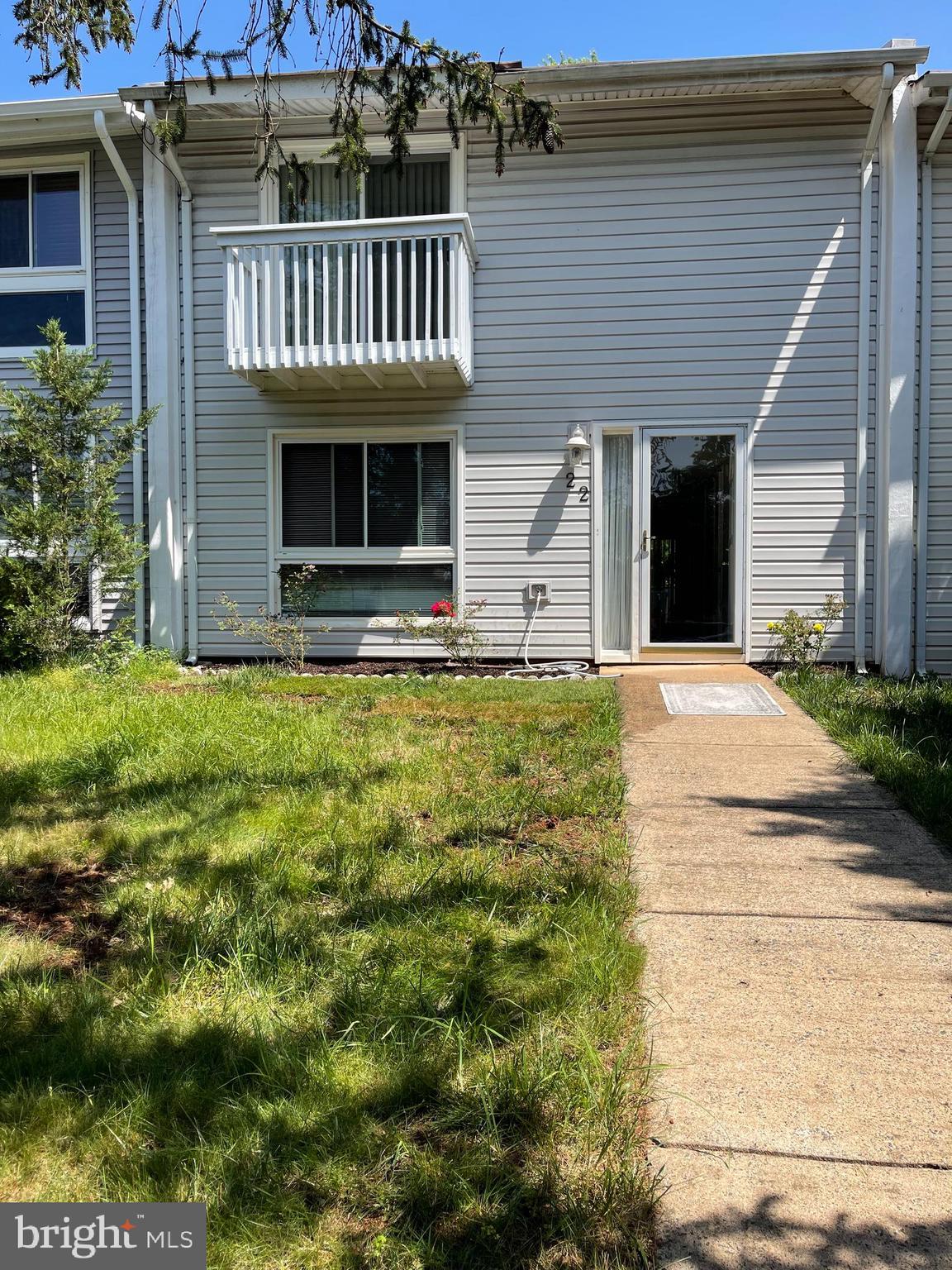 22 Howard Place Sterling, VA 20164 - Photo 3 of 18
