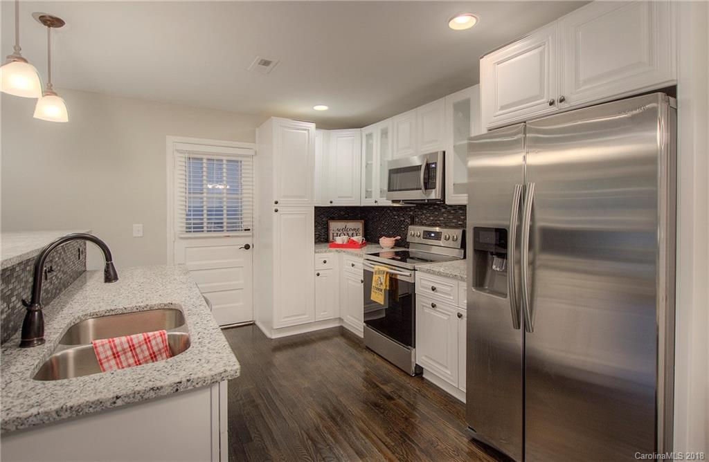 853 Log Cabin Road Charlotte, NC 28213 - Photo 11 of 28 Gallery Image 11
