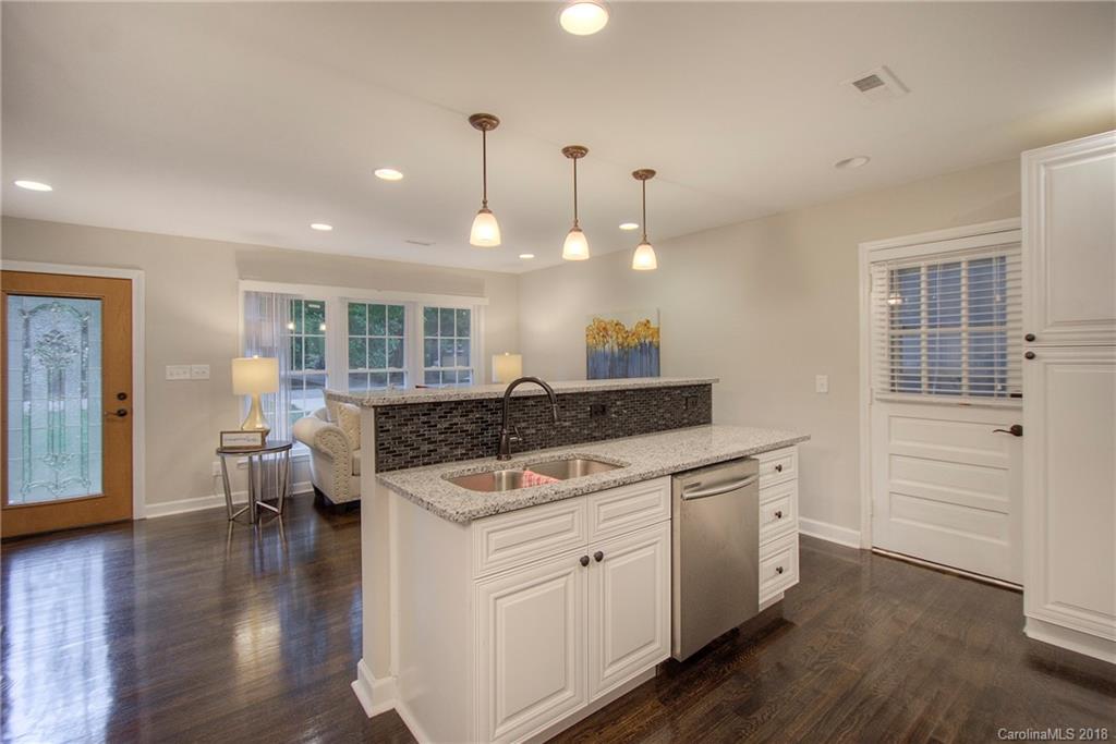 853 Log Cabin Road Charlotte, NC 28213 - Photo 12 of 28 Gallery Image 12